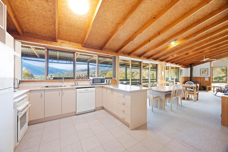 Alpine Vista with Stunning Mt Buller Views House in Merrijig