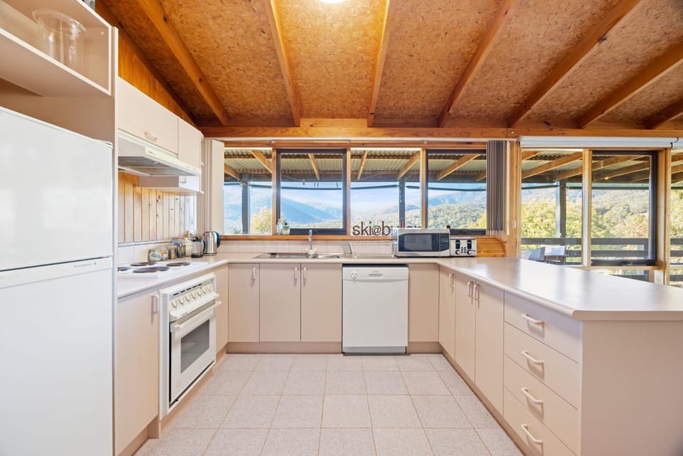 Alpine Vista with Stunning Mt Buller Views House in Merrijig