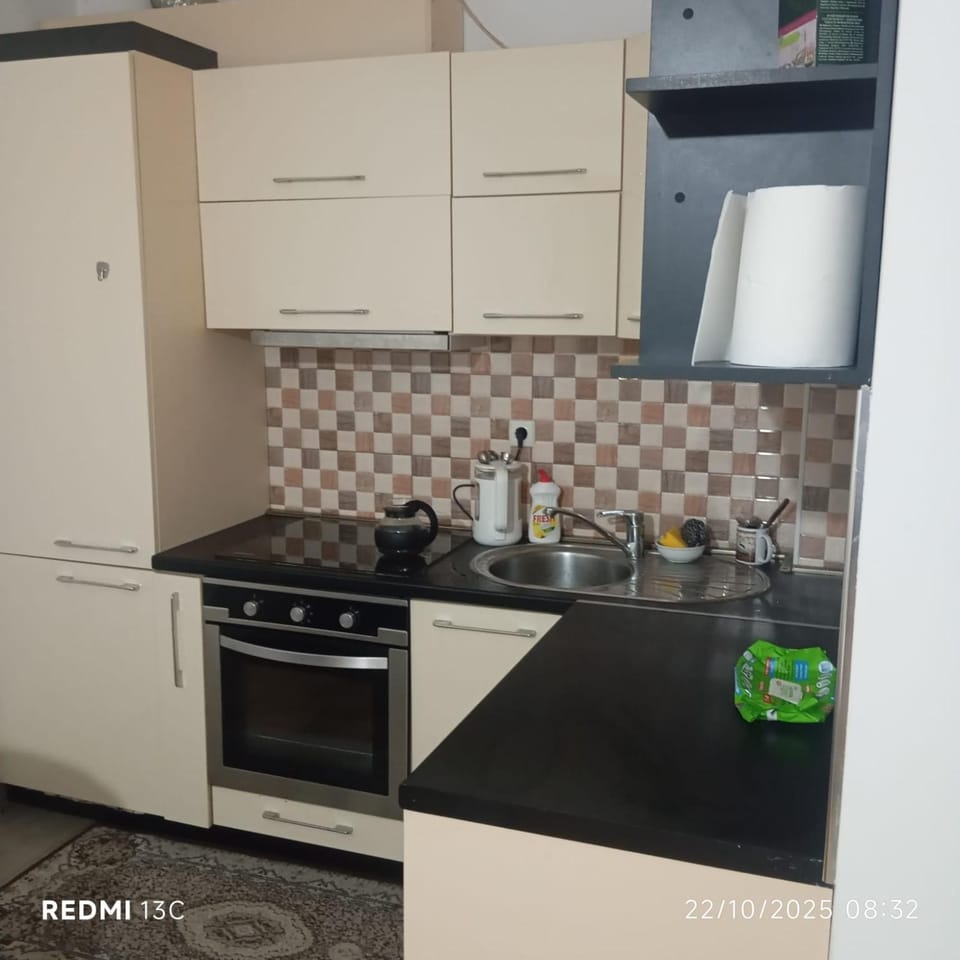 Kitchen or kitchenette, Kitchen or kitchenette, stove