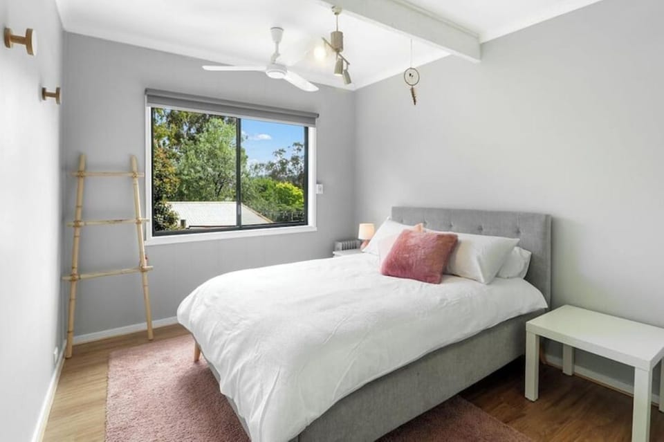 Lakeview Retreat Bonnie Doon - Sleeps 11 House in Bonnie Doon