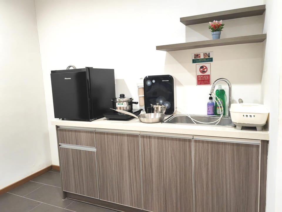 Kitchen or kitchenette