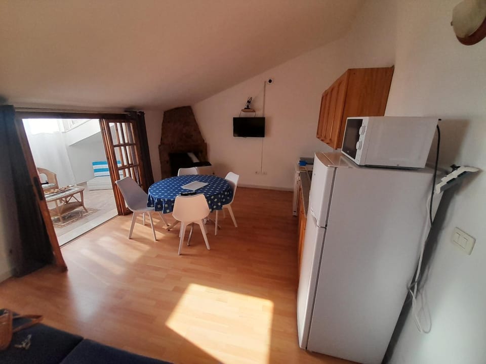 TV and multimedia, Kitchen or kitchenette, Dining area, oven