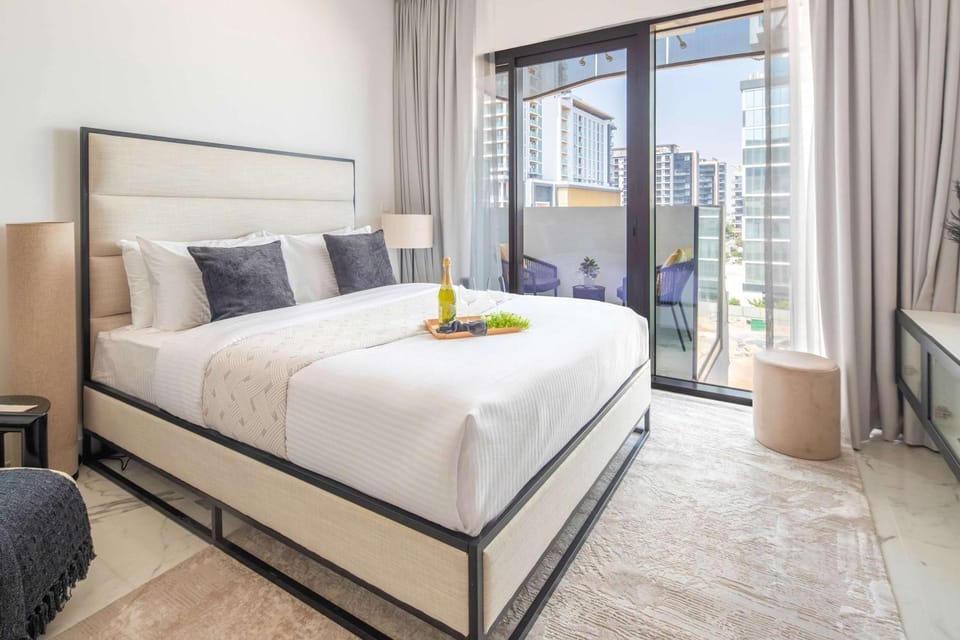 Bed, View (from property/room), Balcony/Terrace