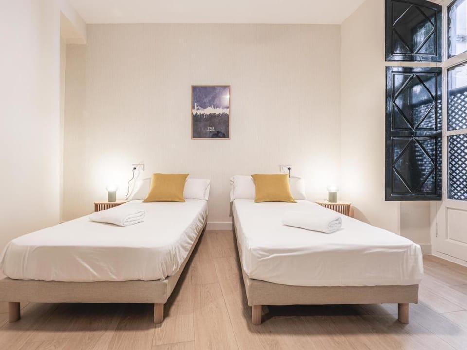 Minimalismo de Vanguardia altas calidades 2 HAB 2 Baños Apartment in Seville