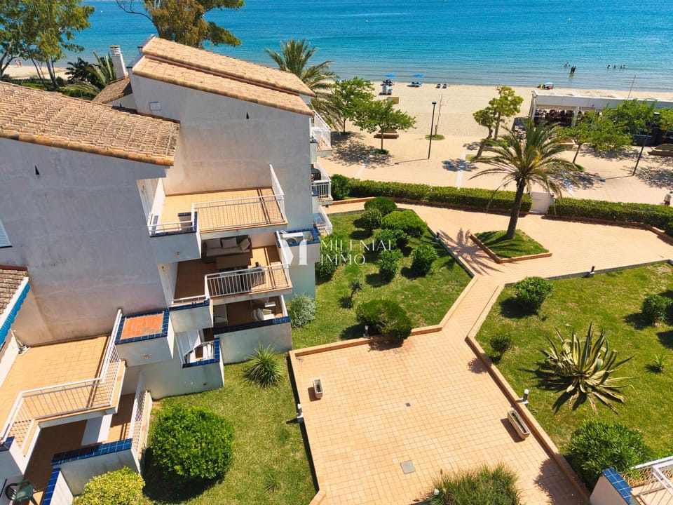 Property building, Bird's eye view, Beach, Sea view