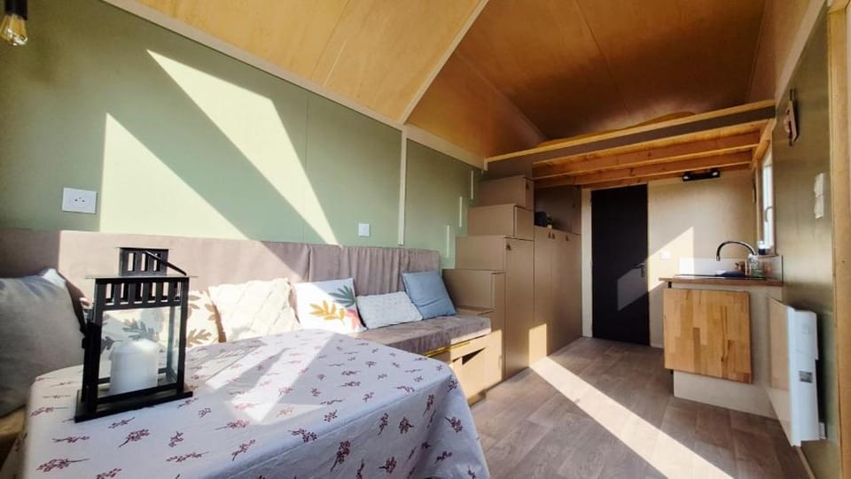 La Tiny Française, Nature, Confort, Terrasse Country House in Hauts-de-France