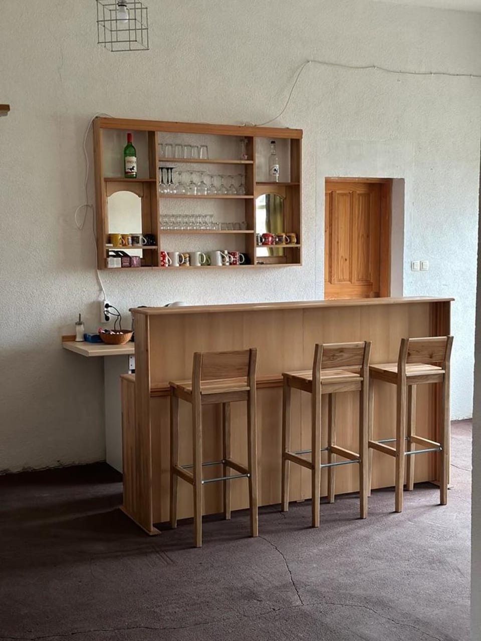 Kitchen or kitchenette, Food and drinks