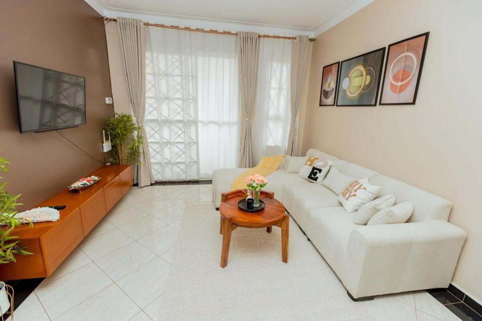 Communal lounge/ TV room, TV and multimedia, Living room, Seating area, Evening entertainment