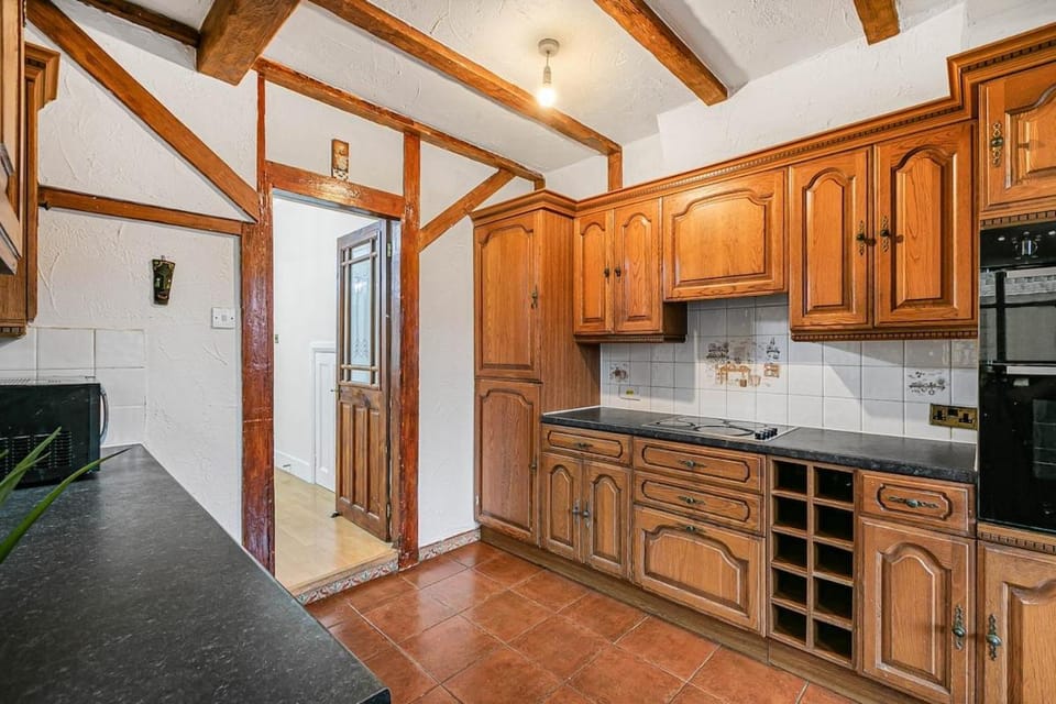 Spacious charming house near Heathrow House in London Borough of Hounslow