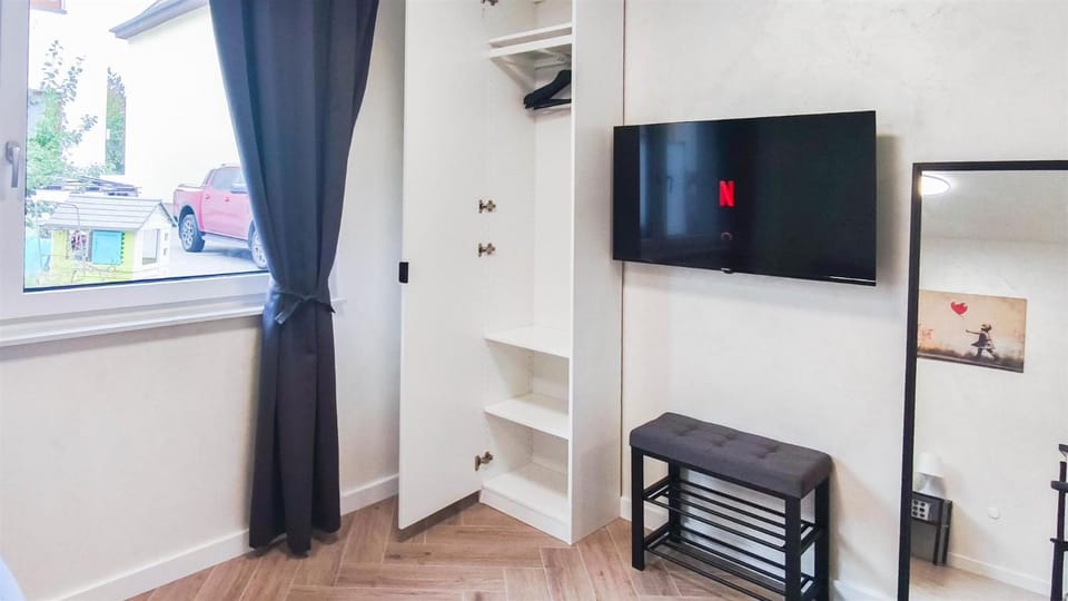 TV and multimedia, wardrobe