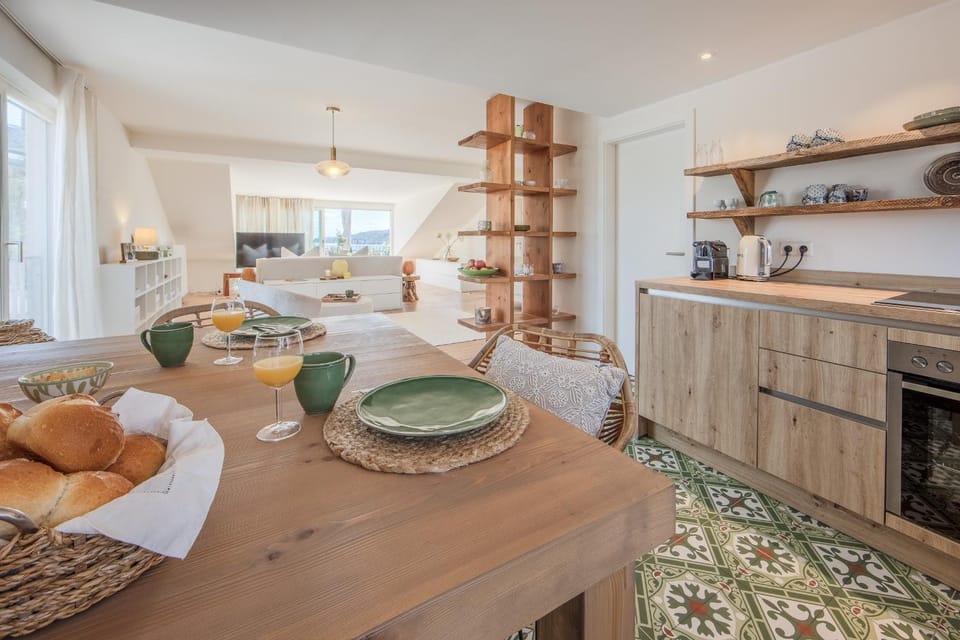 Property building, Kitchen or kitchenette, Living room