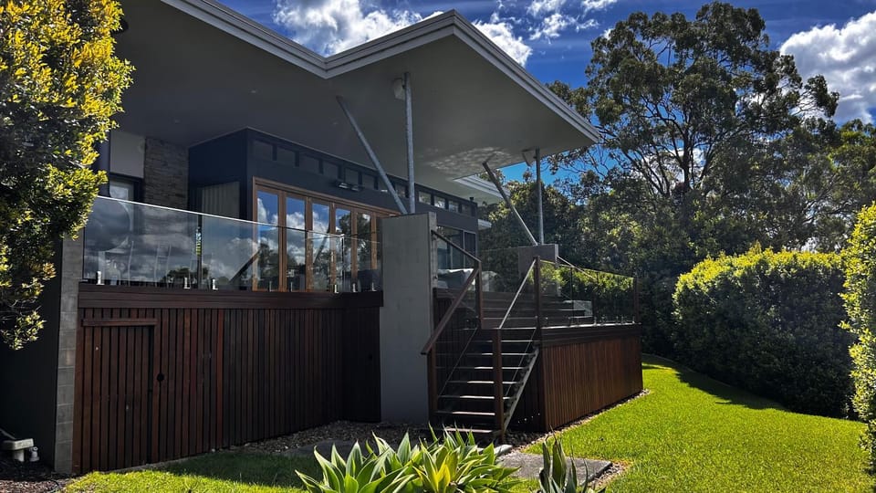 Hilltop Getaway Villa in Brisbane