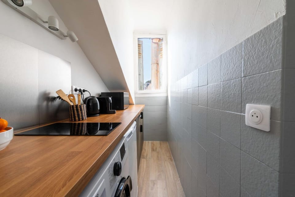 Kitchen or kitchenette, stove