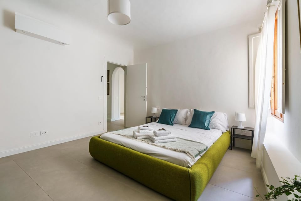 Bedroom, air conditioner