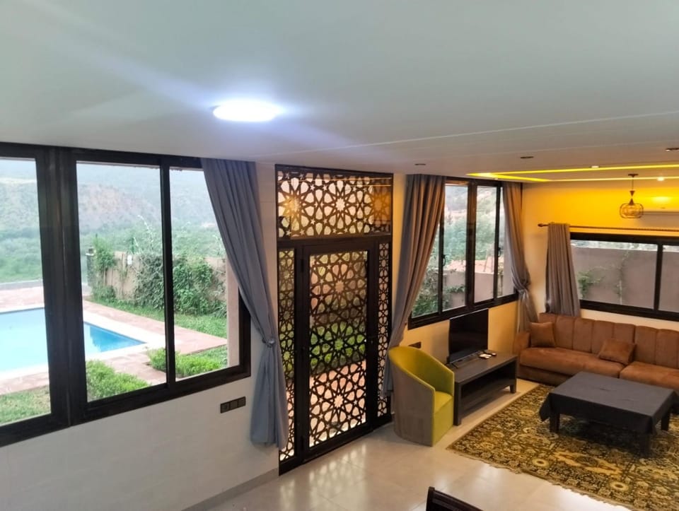 Living room, Evening entertainment, Pool view, sunbed