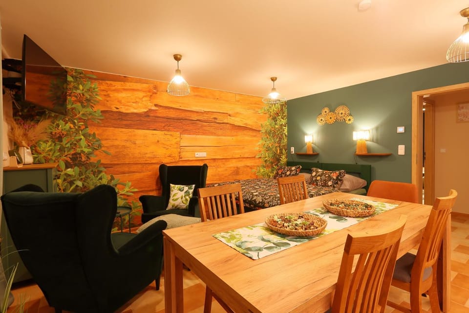 Living room, Seating area, Dining area