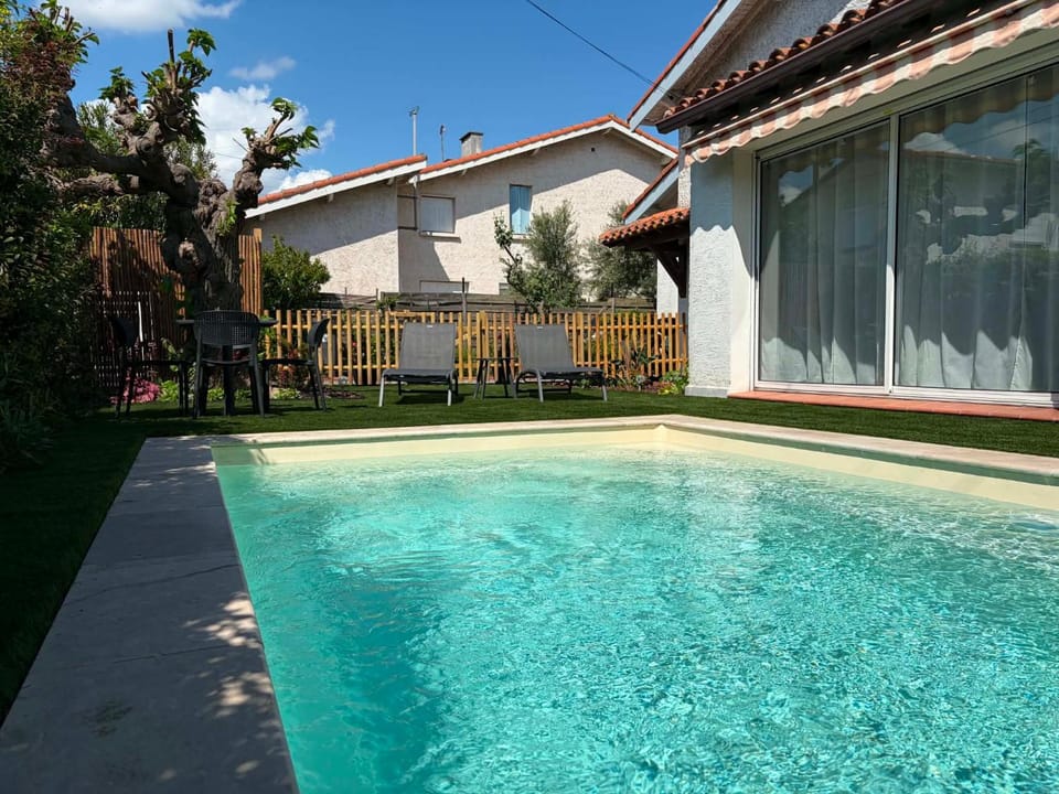 Garden, Garden view, Pool view, Swimming pool, sunbed