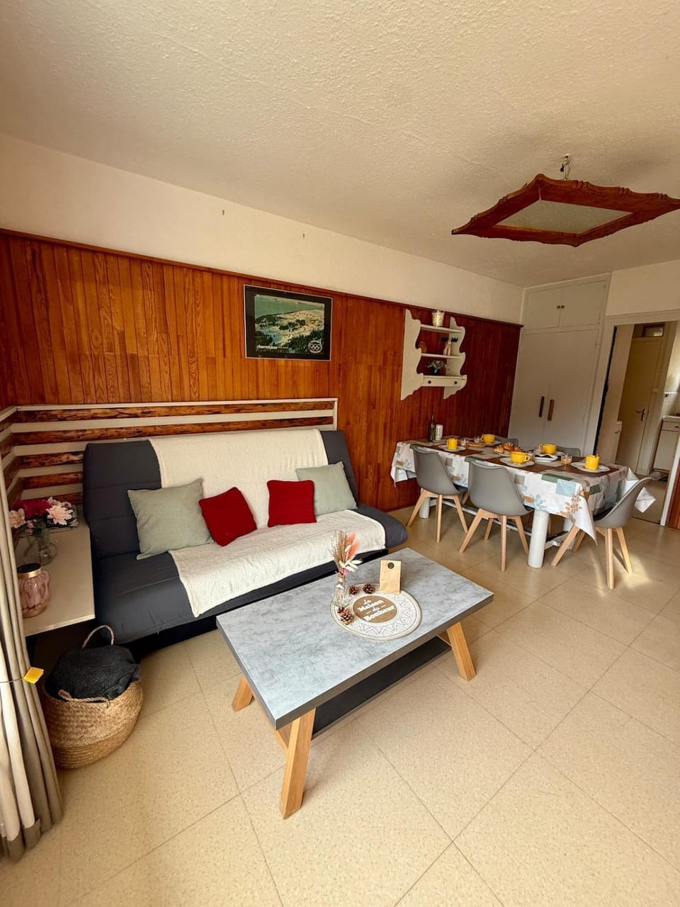 Living room, Dining area