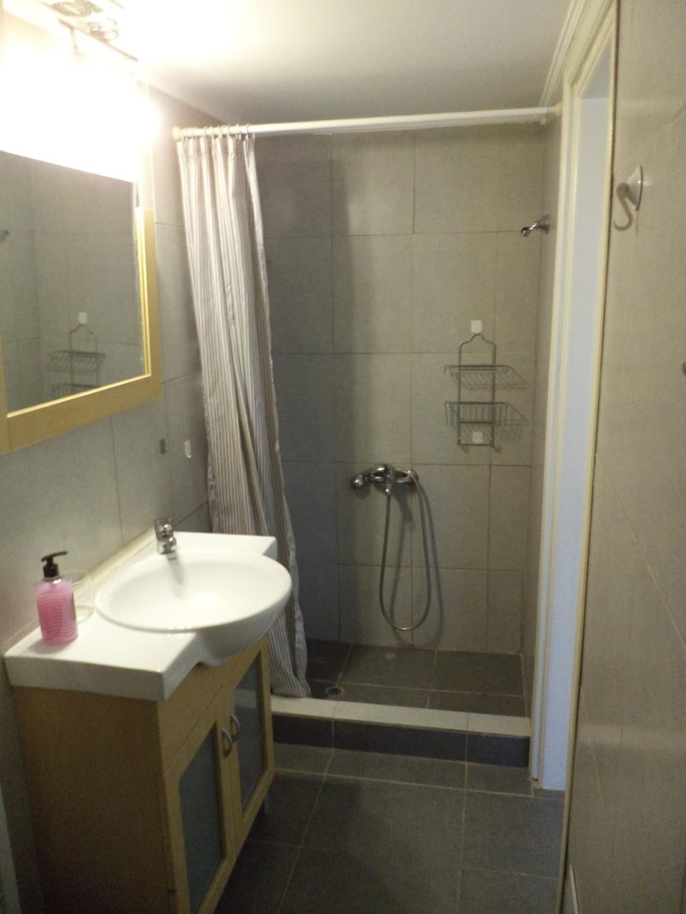 Shower, Bathroom, internet