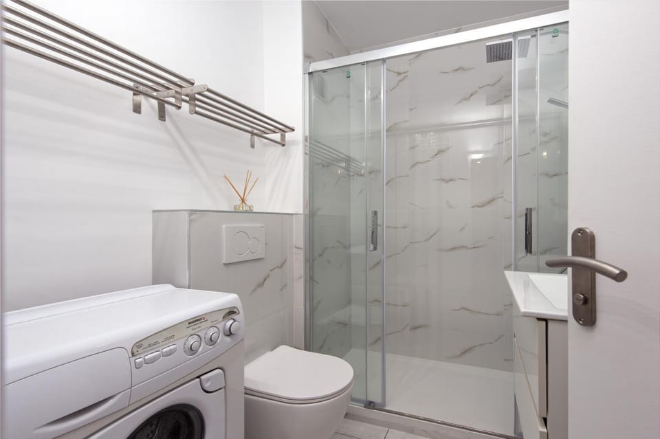 Joli appartement bien équipé avec piscine et parking Apartment in Roquebrune-Cap-Martin