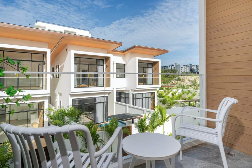 Day, View (from property/room), Balcony/Terrace, Seating area