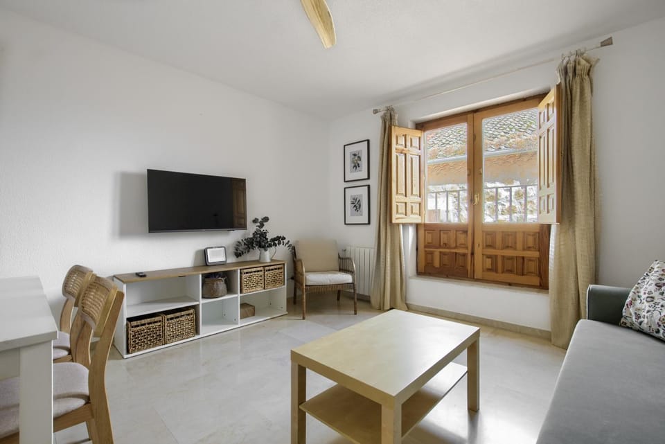 Communal lounge/ TV room, Living room