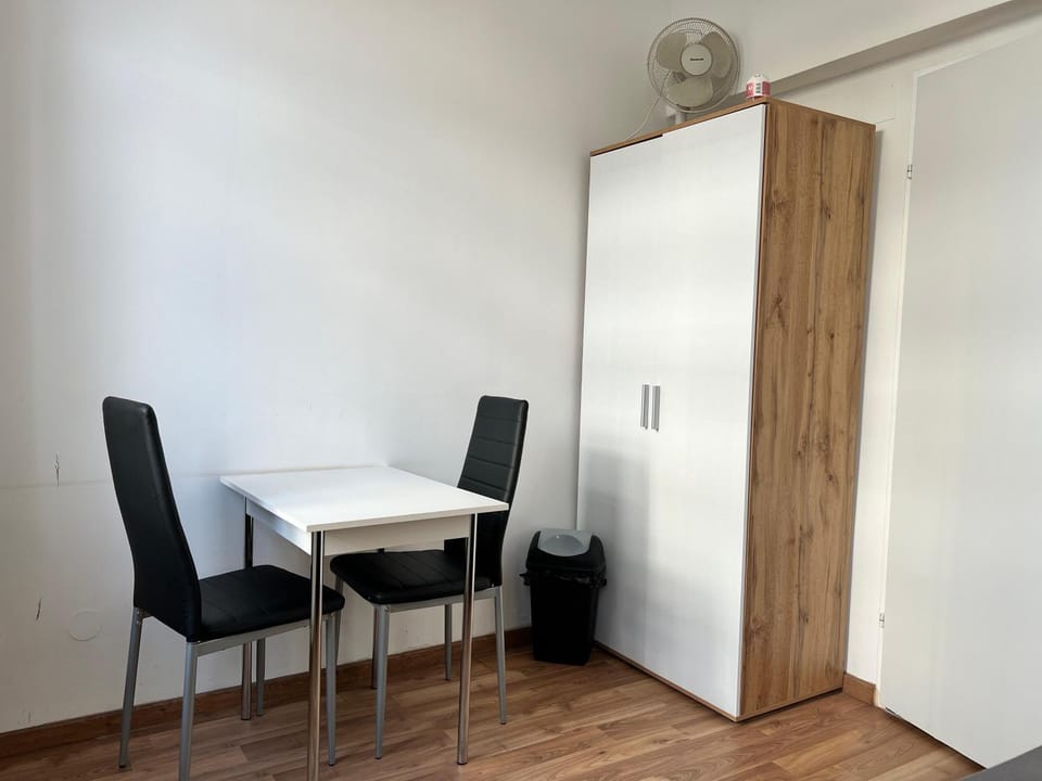 Seating area, Dining area, wardrobe