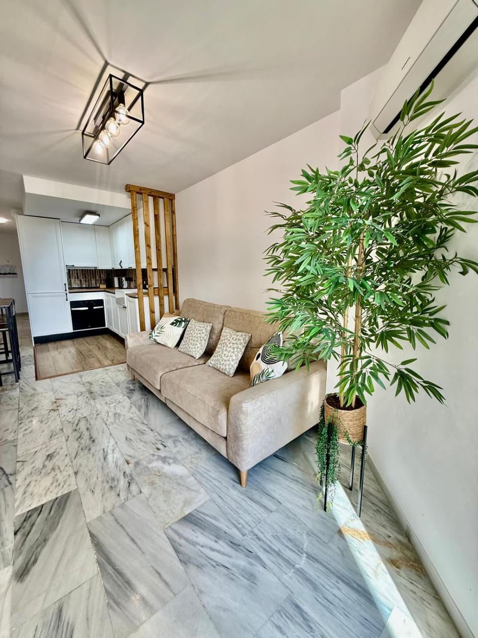 Kitchen or kitchenette, Living room