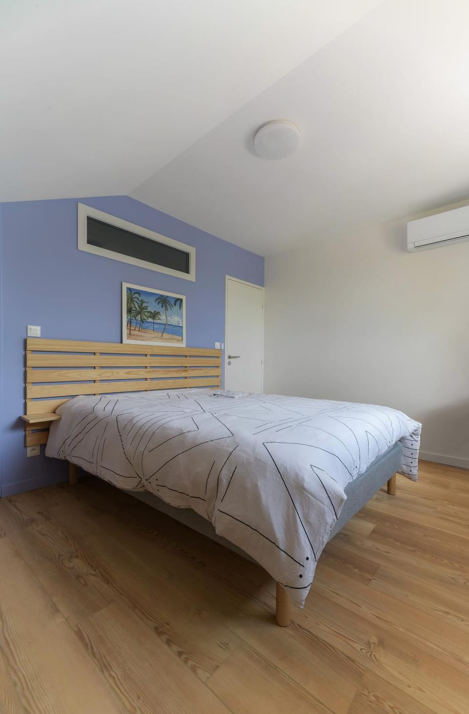 Bed, Photo of the whole room, Bedroom, air conditioner