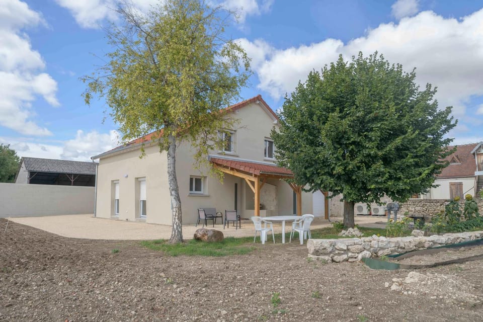 Property building, Garden, Garden view