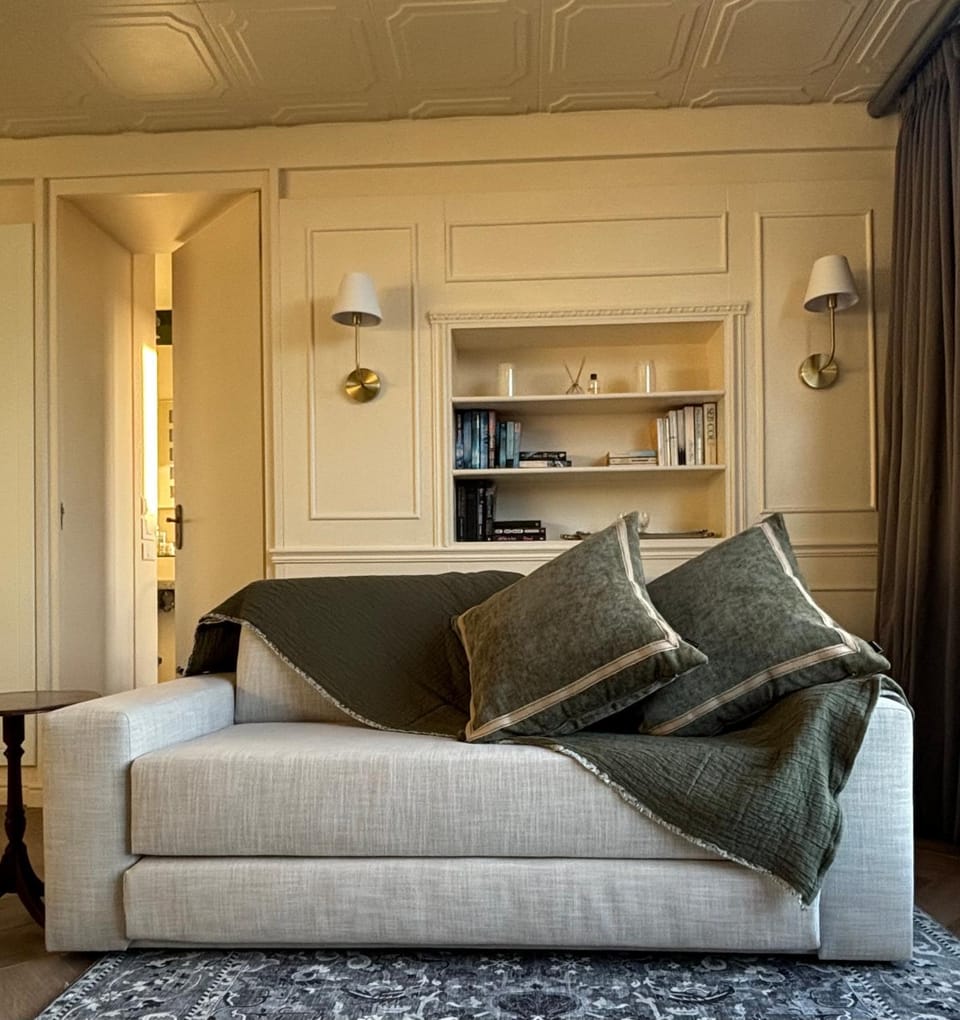 Bed, Living room, Seating area