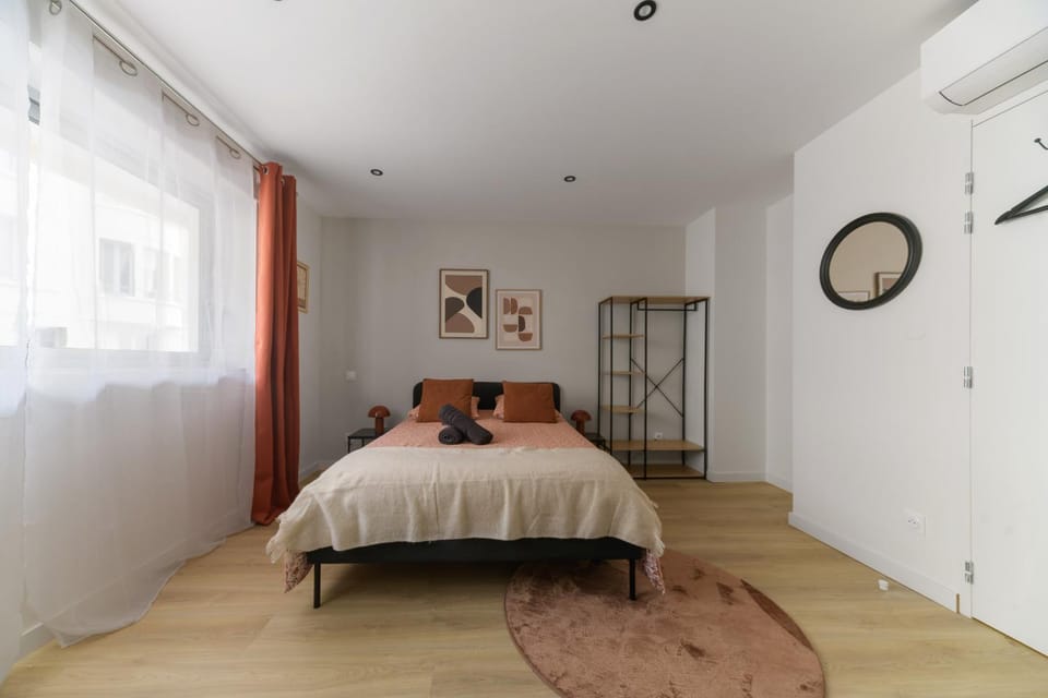 Bed, Photo of the whole room, Bedroom