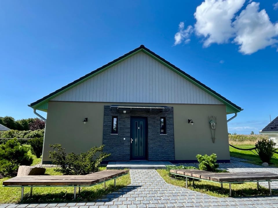 FeHa Boddenperle NILO Nisdorf mit Sauna im Badezimmer, E-Ladestation vorhanden House in Mecklenburg-Vorpommern, Germany