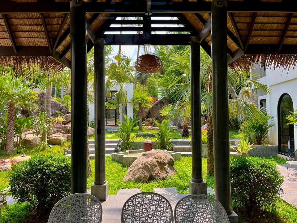 Patio, Day, Garden, Garden view