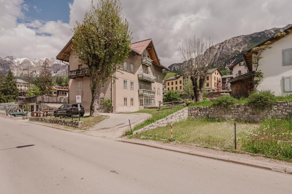 Property building, Spring, Natural landscape, Mountain view, Street view