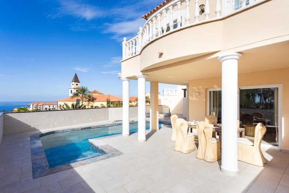 Balcony/Terrace, Swimming pool