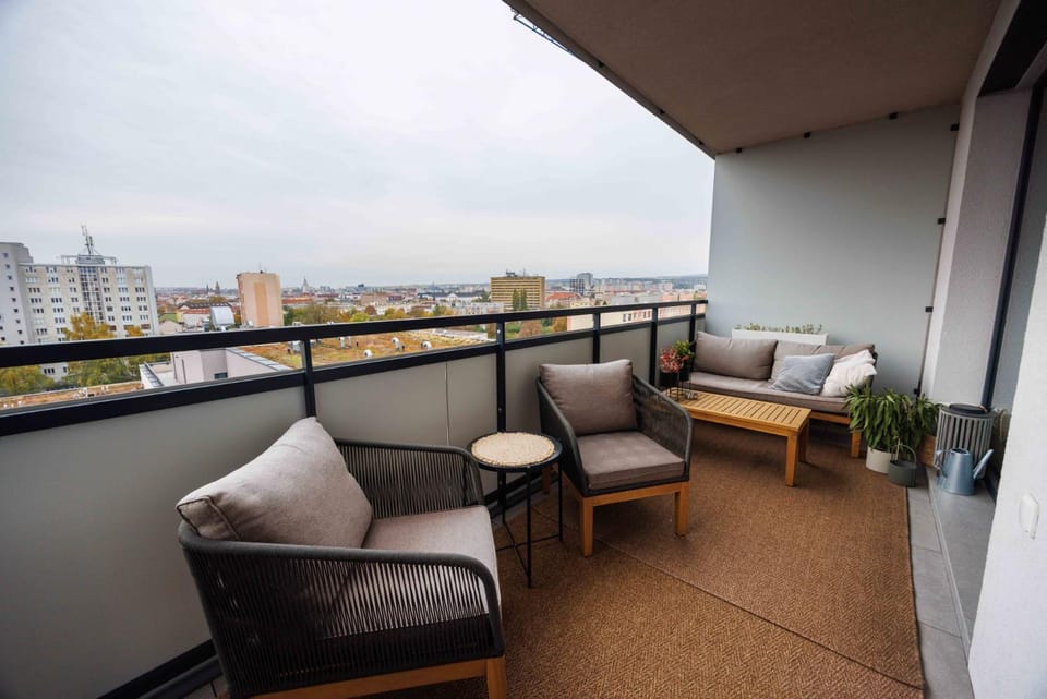 View (from property/room), Balcony/Terrace, Seating area