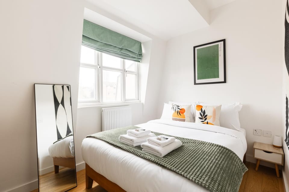 Cosy 2BR Home with Garden and Balcony near Greenwich House in London Borough of Lewisham