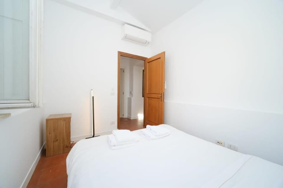 Juan's Trevi Apartment BuddyRent Apartment in Rome