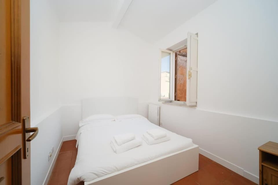 Juan's Trevi Apartment BuddyRent Apartment in Rome