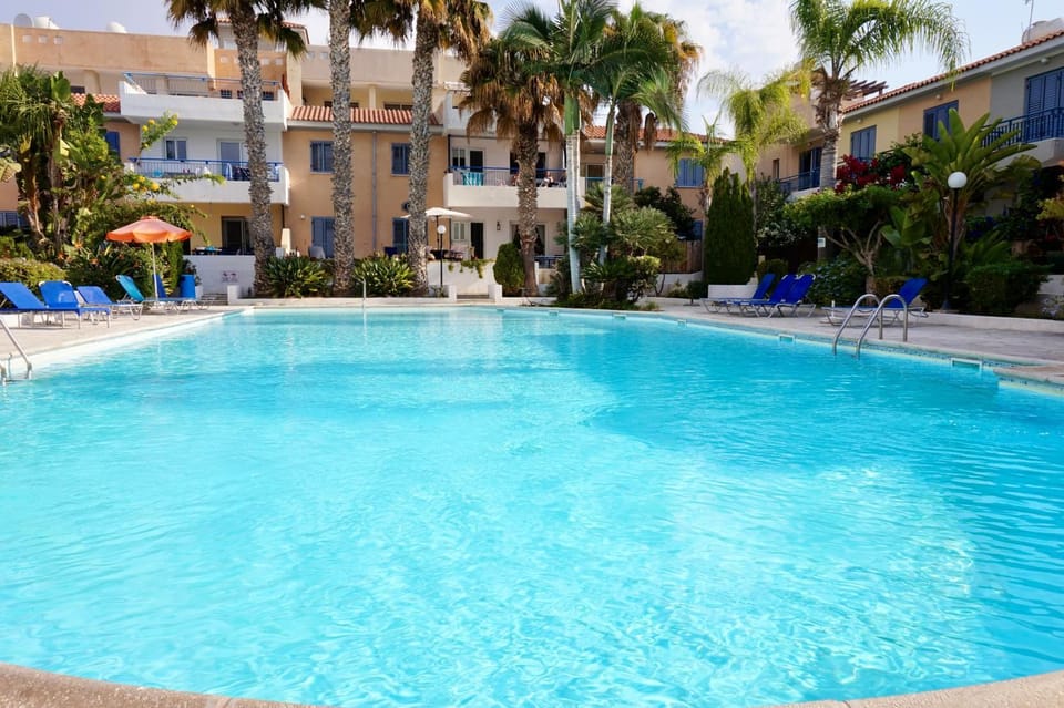 Garden, Pool view, Swimming pool, Swimming pool, sunbed