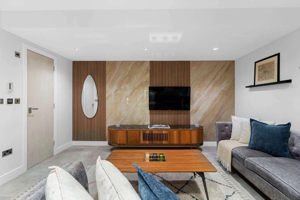Luxury 5 Bedroom Home House in City of Westminster