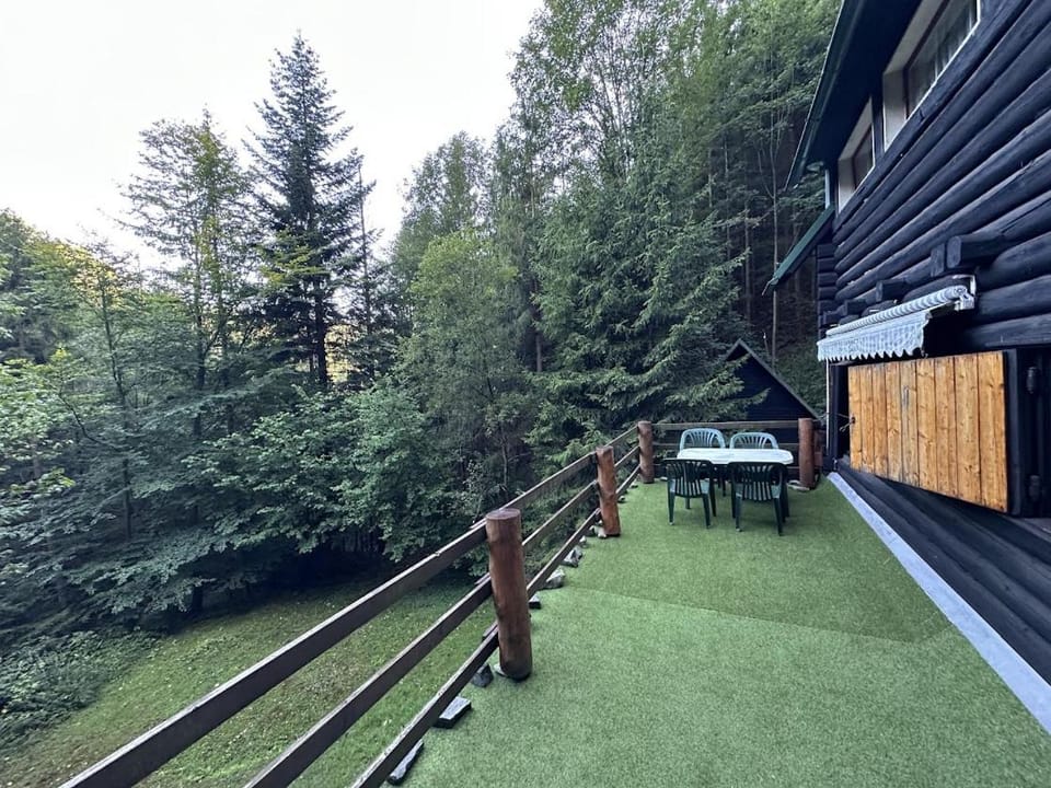 Property building, Spring, Day, Natural landscape, Summer, Garden, Balcony/Terrace, Balcony/Terrace, Garden view