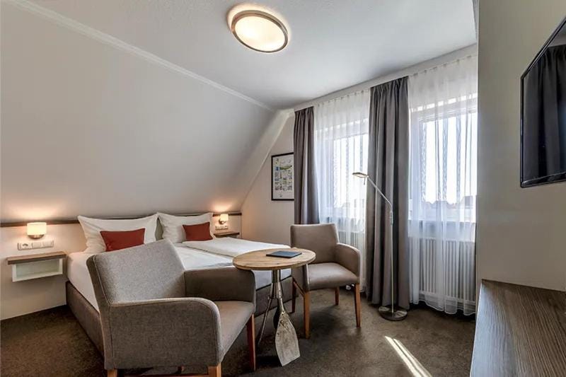 Photo of the whole room, Seating area, Bedroom
