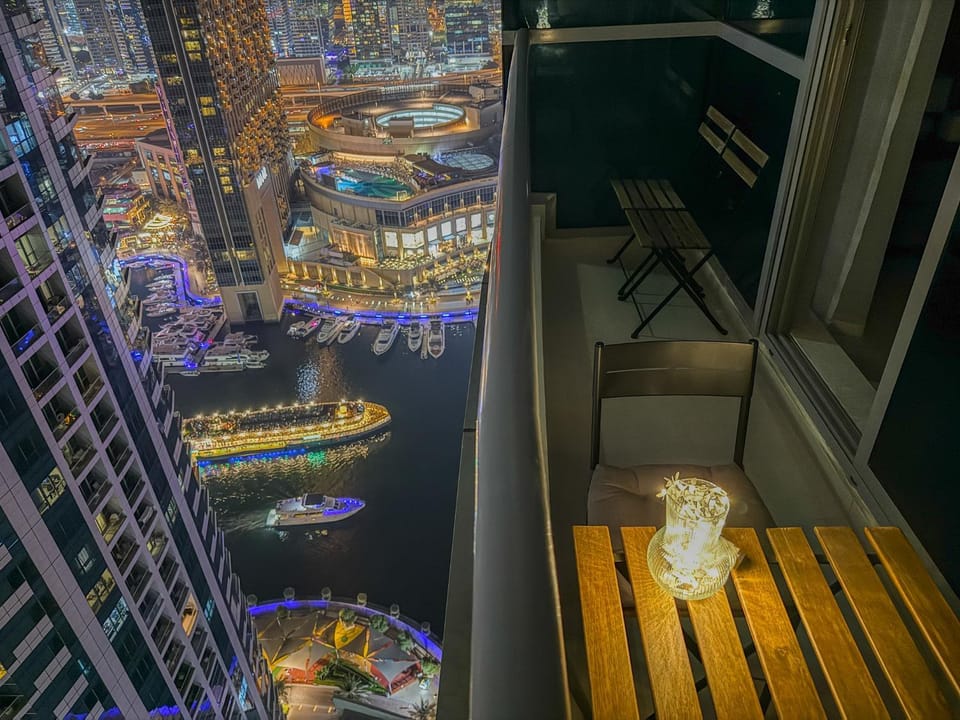 Marina View-2BR,6 Guests, Central location, Marina Walk Apartment in Dubai
