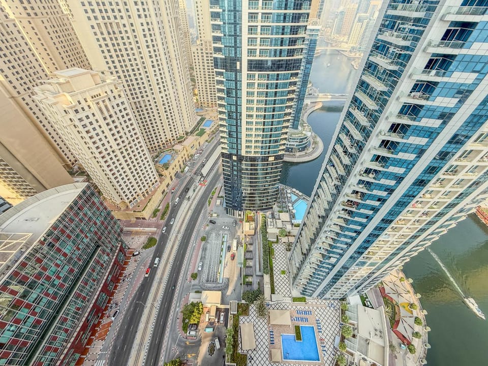 Marina View-2BR,6 Guests, Central location, Marina Walk Apartment in Dubai