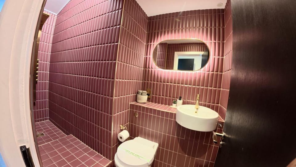 3-bed Charming Soho Penthouse 5min to Oxford Circus Sleep 6 Apartment in City of Westminster