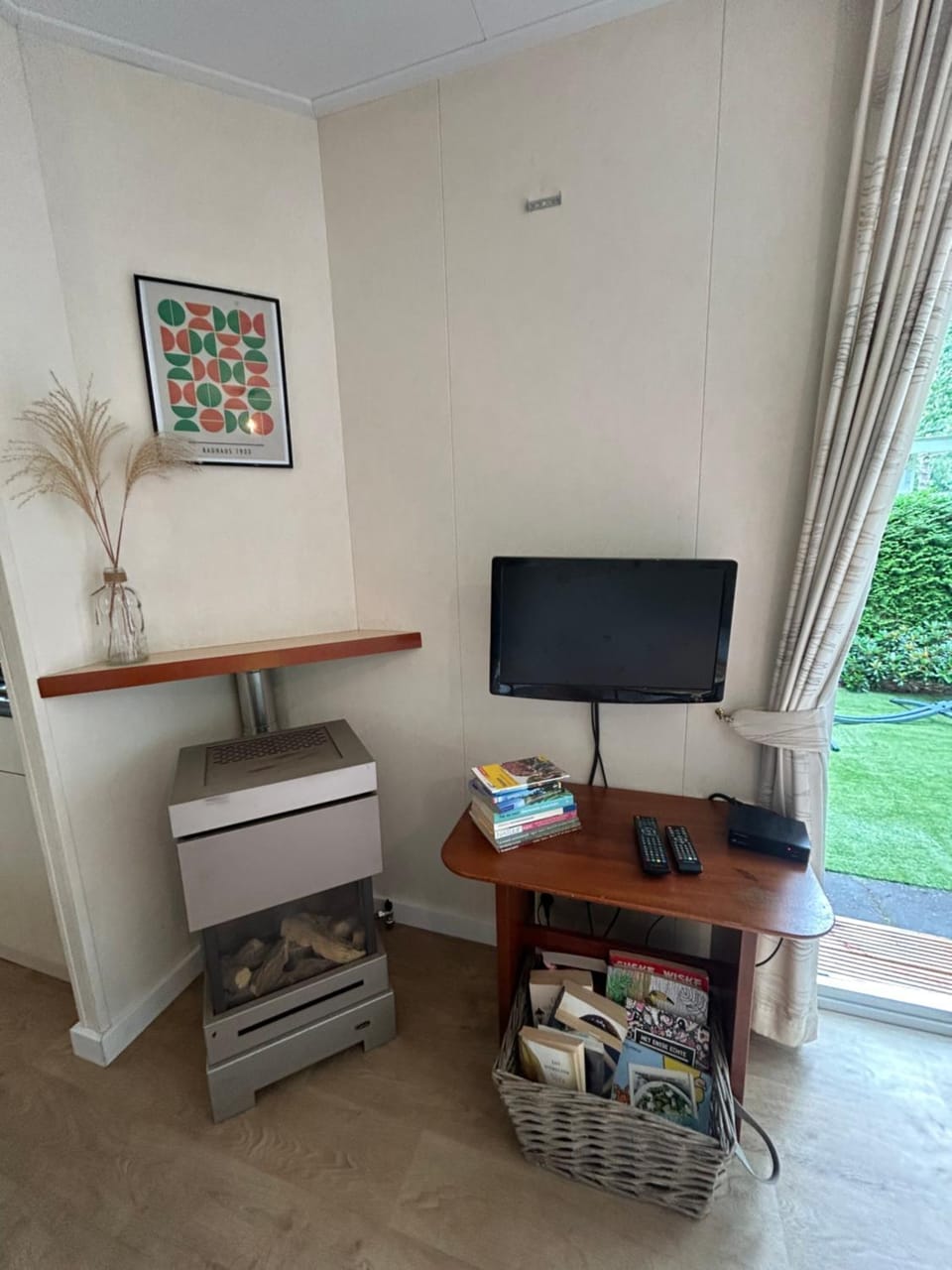 Sfeervol chalet midden in de Veluwe, Hoenderloo Apartment in Hoenderloo