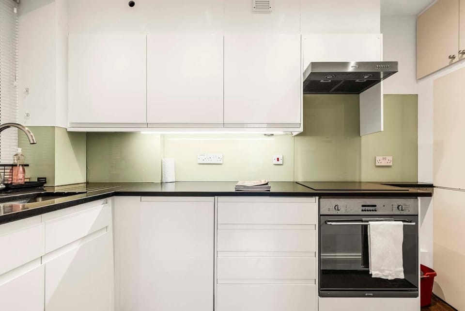 Charming one bedroom retreat Apartment in City of Westminster