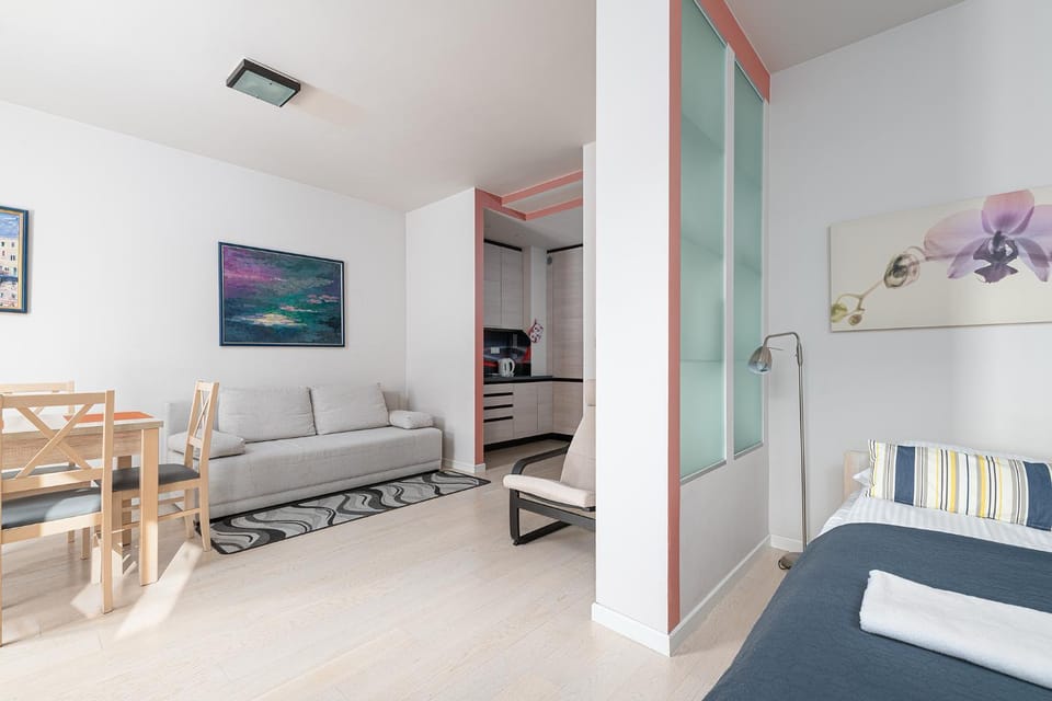 Bed, Seating area